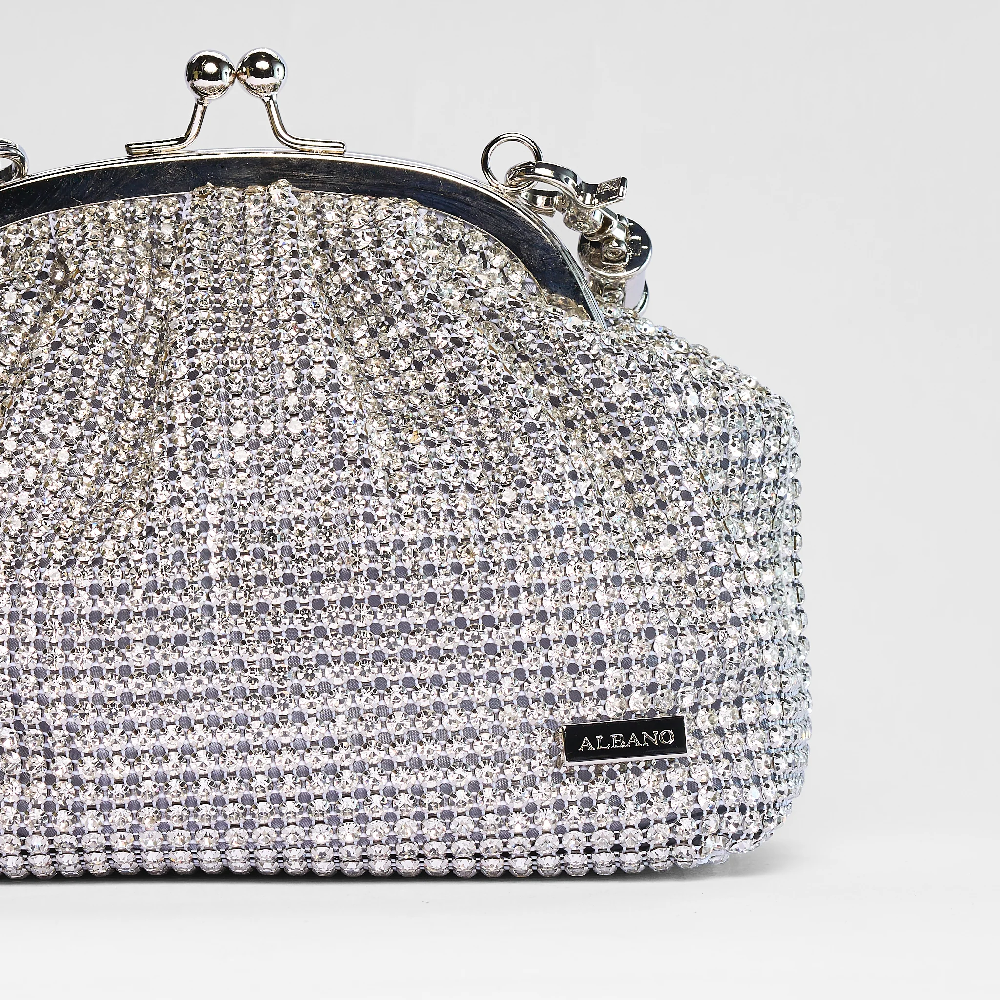 Pochette chiusura a scatto con sfere