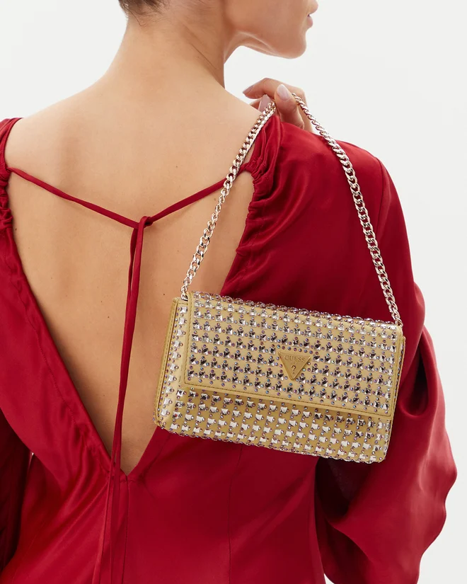 Borsetta trapuntata con strass e catena