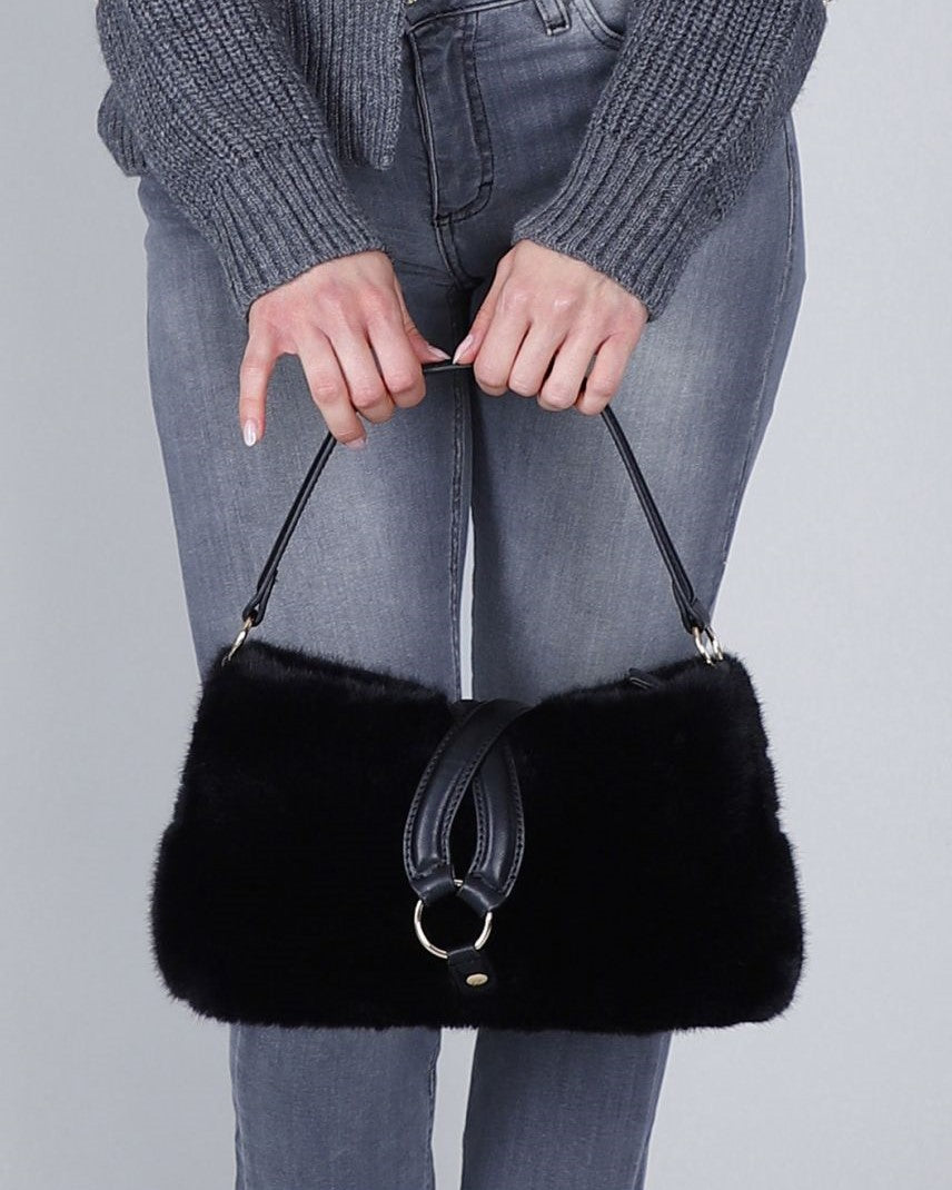 Borsa a spalla in pelliccia sintetica