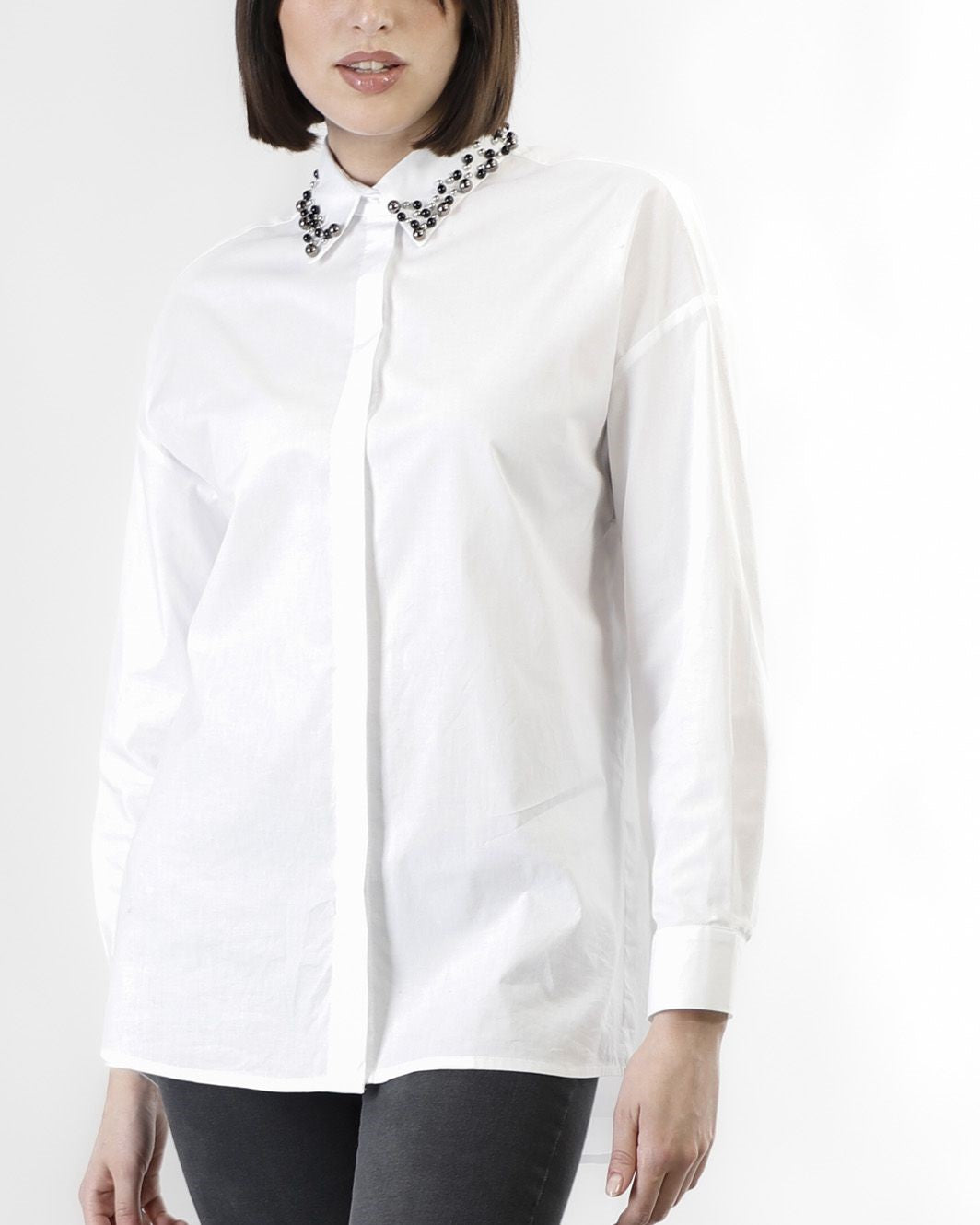 Camicia in popeline con colletto ricamato