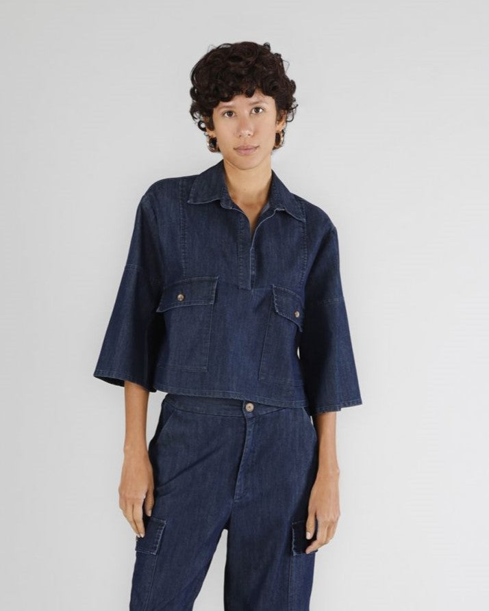 Camicia cropped con tasconi