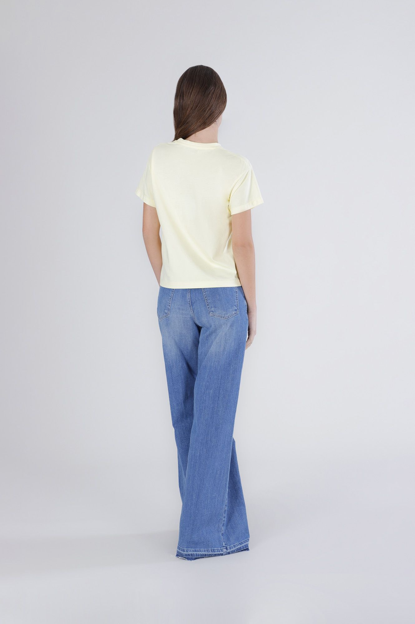 T-shirt con fiori di pailettes