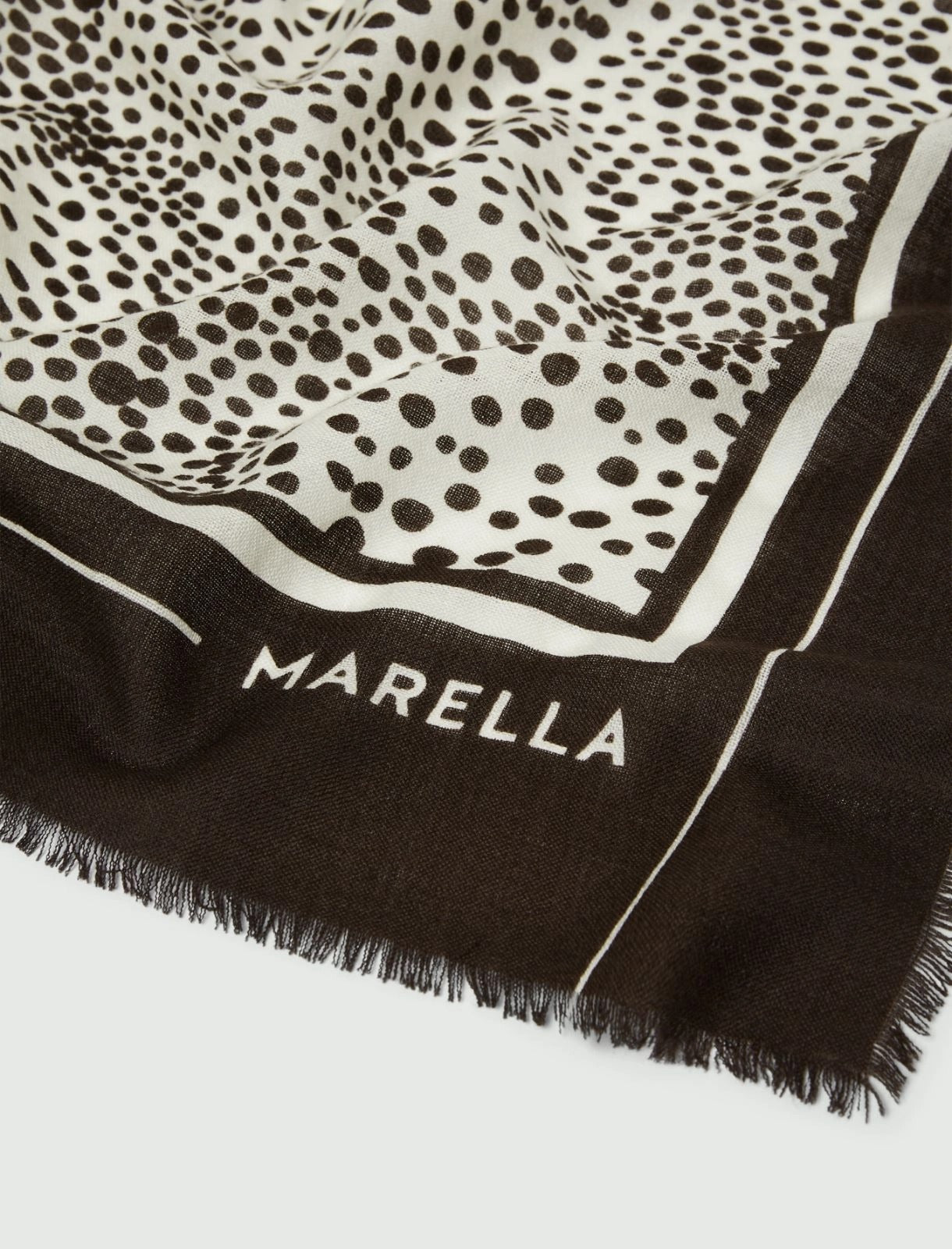 Scialle in lana con fantasia animalier Mlaerba