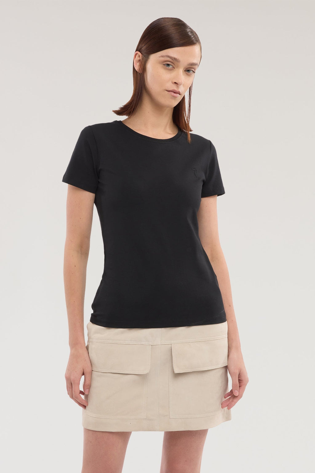 T-shirt slim fit con ricamo