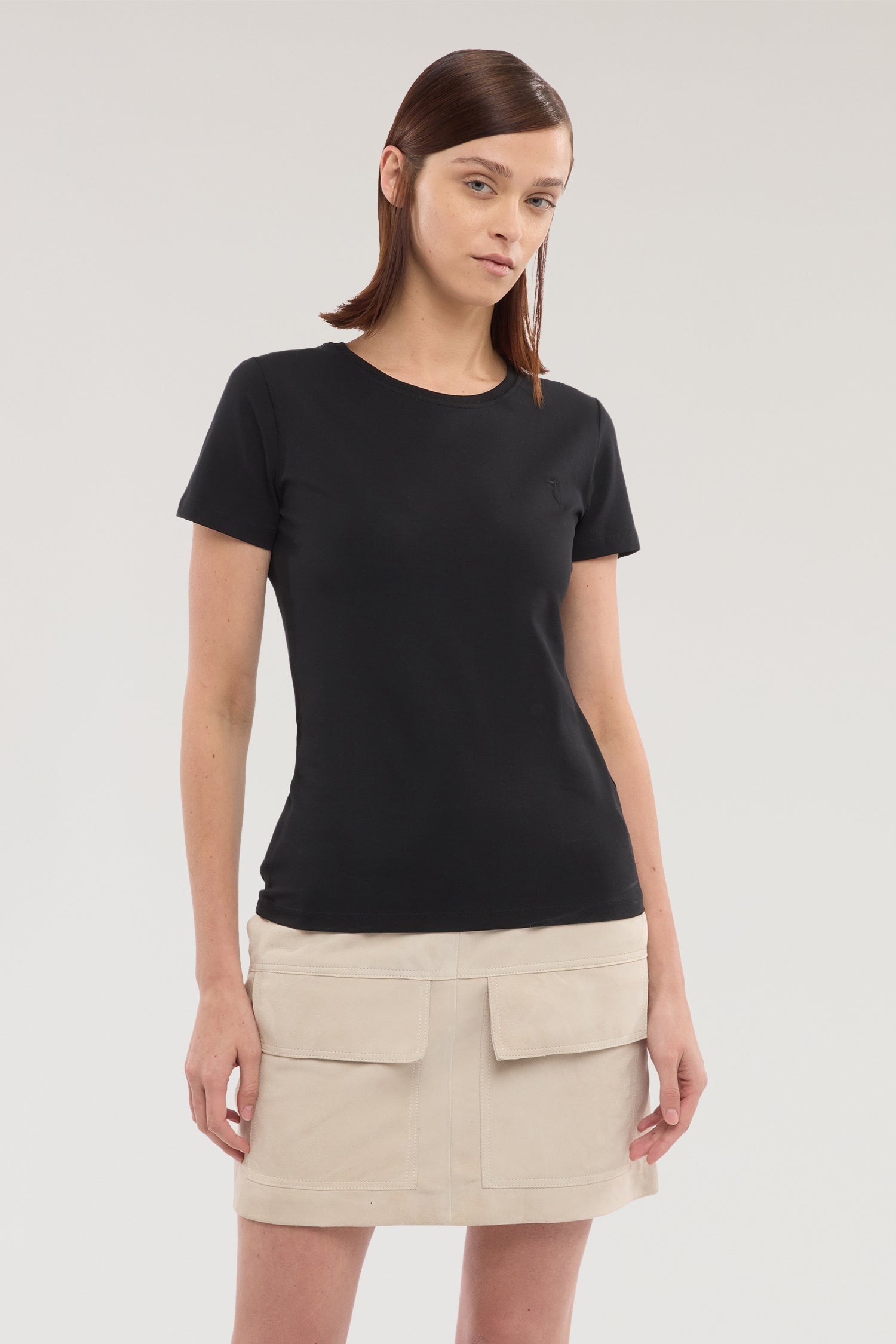 T-shirt slim fit con ricamo