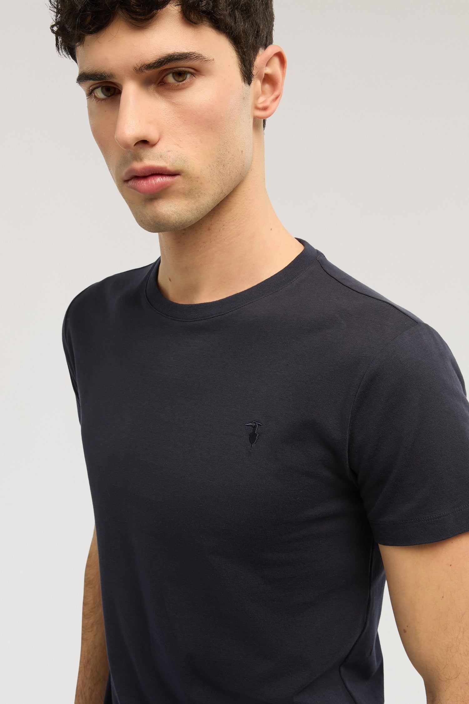 T-shirt slim fit in jersey stretch con ricamo
