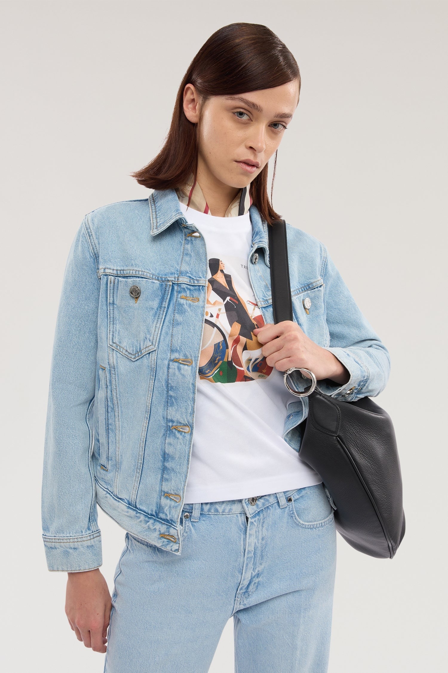 T-shirt boxy con spacchetto e stampa