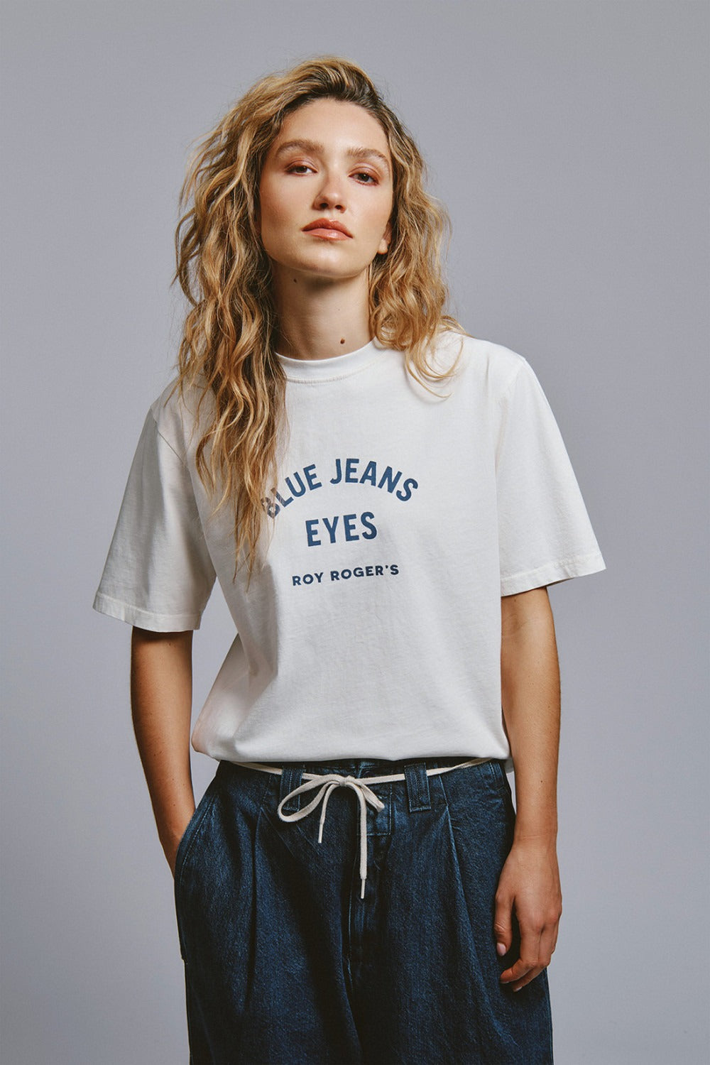 T-Shirt Blue Jeans Eyes